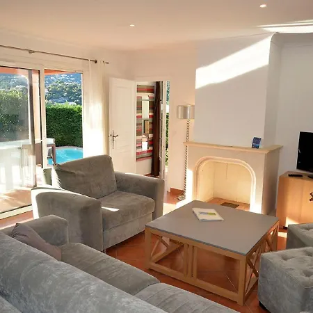 With Swimming Pool, Only 1 Km From Sea Cavalaire-sur-Mer